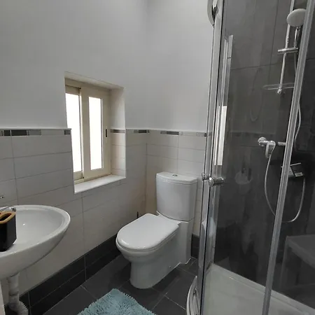 Cozy 2br Townhouse *