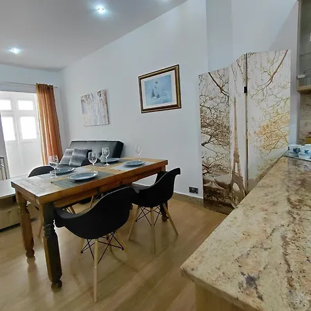 Cozy 2br Townhouse *