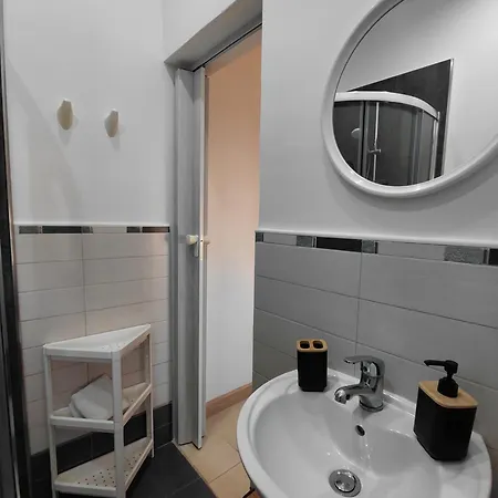 Cozy 2br Townhouse 슬리에마